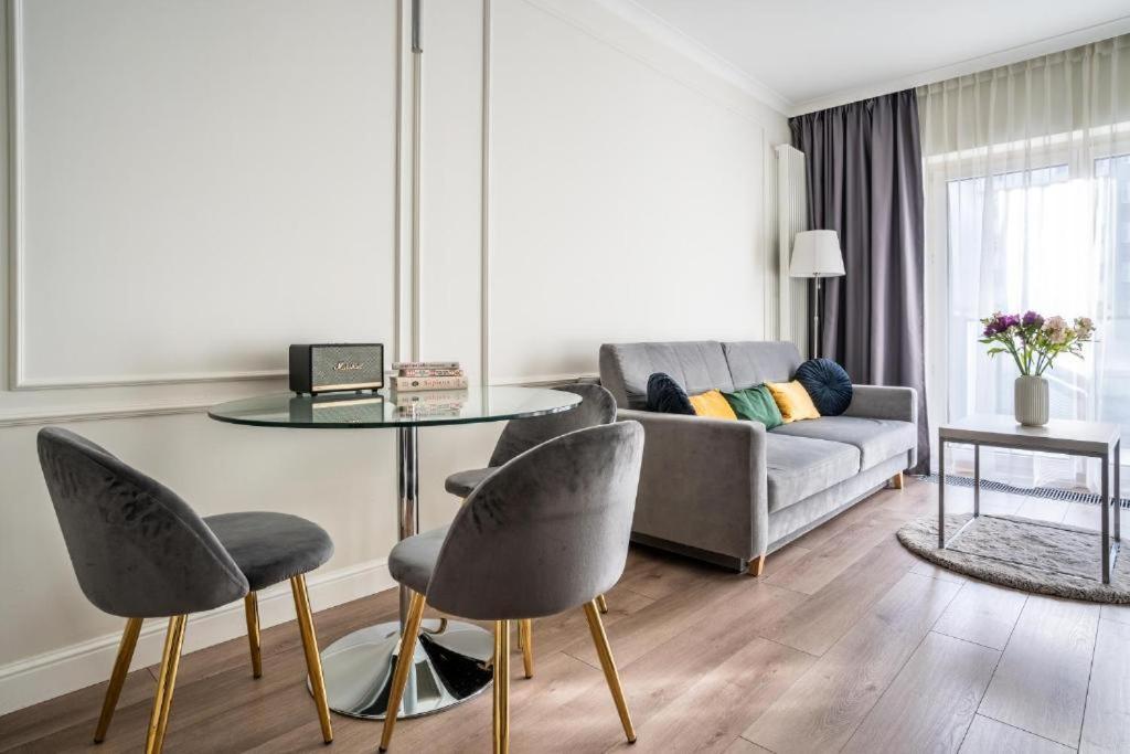 Mennica Residence Apartments Варшава Екстериор снимка