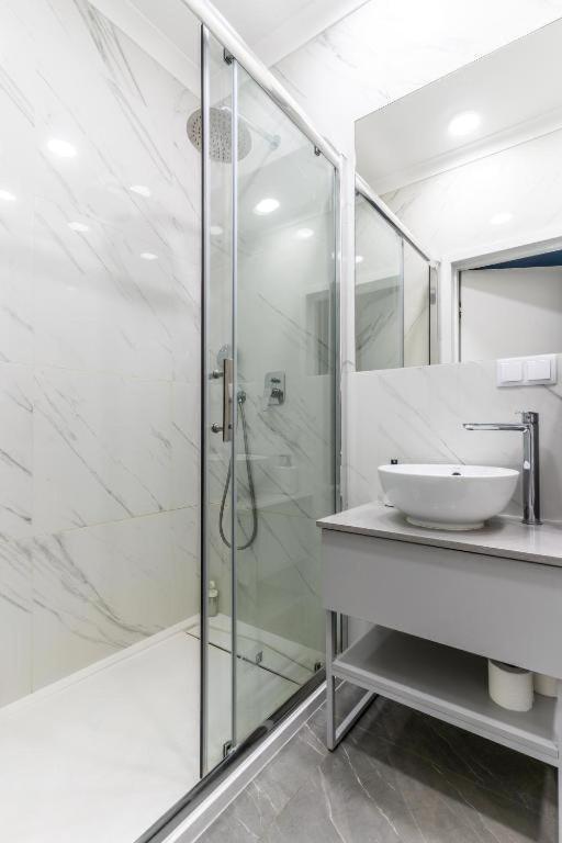 Mennica Residence Apartments Варшава Екстериор снимка